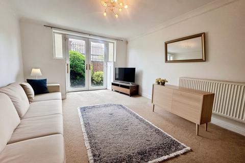 2 bedroom ground floor flat for sale, Leeds LS5