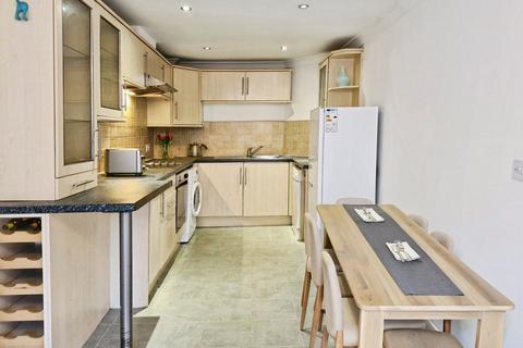 2 bedroom ground floor flat for sale, Leeds LS5