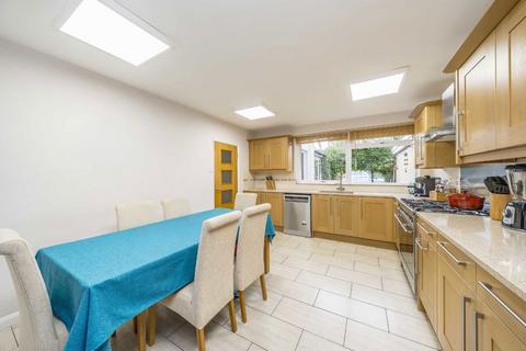 5 bedroom terraced house to rent, Lansdowne Road, London SW20