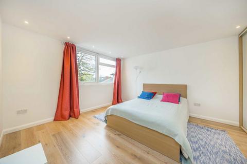 5 bedroom terraced house to rent, Lansdowne Road, London SW20
