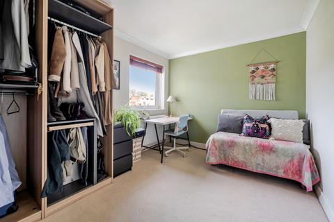 2 bedroom flat for sale, Albemarle Road, Beckenham, BR3