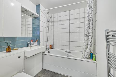 1 bedroom flat for sale, Effra Parade, London, SW2