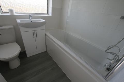 3 bedroom semi-detached house to rent, School Lane, Elton, Chester, Cheshire. CH2