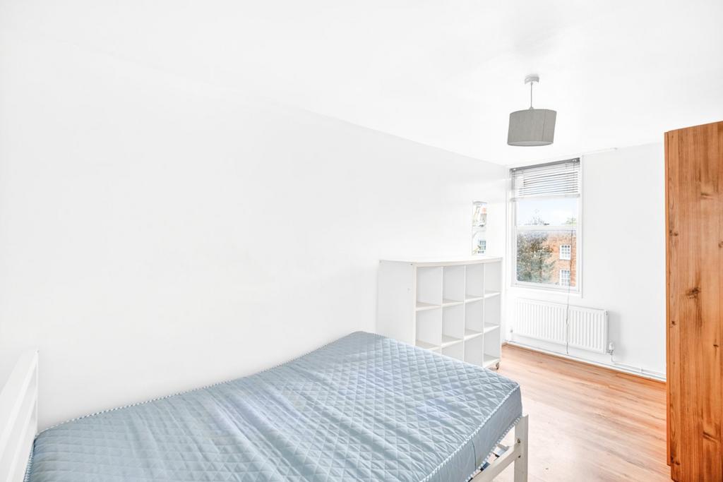 Apartment in London - View 5