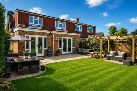 4 bedroom semi-detached house for sale, Birling Avenue, Maidstone
