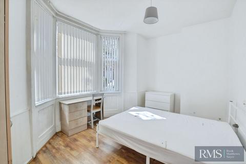 3 bedroom apartment for sale, Helmsley Road, Newcastle Upon Tyne NE2