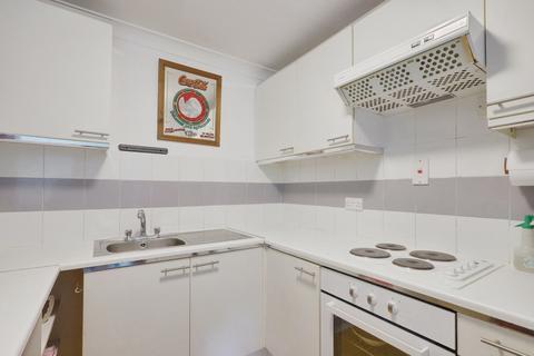 1 bedroom flat for sale, Cromer Road, Southend-on-sea SS1