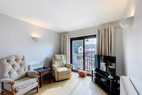 1 bedroom apartment for sale, Alexandra Court, Kenilworth