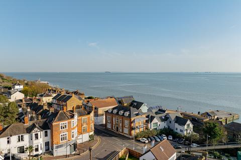 2 bedroom apartment for sale, The Bell, Leigh-on-Sea SS9