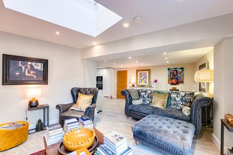 2 bedroom apartment for sale, The Bell, Leigh-on-Sea SS9