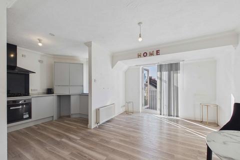 2 bedroom flat for sale, Victoria Avenue, Southend-on-sea SS2