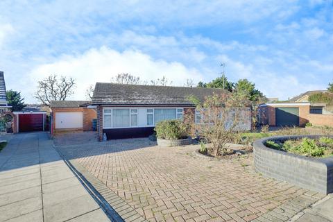 2 bedroom semi-detached bungalow for sale, Dering Crescent, Leigh-on-sea SS9