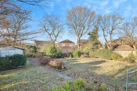 2 bedroom semi-detached bungalow for sale, Dering Crescent, Leigh-on-sea SS9