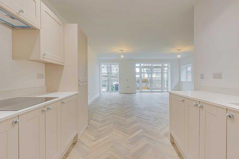 undefined, Chalkwell Avenue, Westcliff-on-Sea SS0