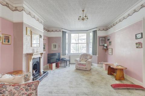 4 bedroom semi-detached house for sale, Cambridge Road, Southend-on-sea SS1