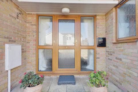 2 bedroom apartment for sale, Glendale Gardens, Leigh-on-sea SS9