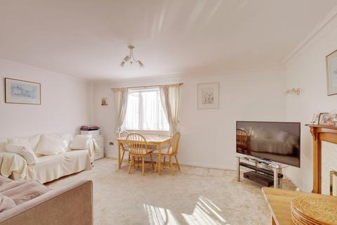2 bedroom apartment for sale, Glendale Gardens, Leigh-on-sea SS9