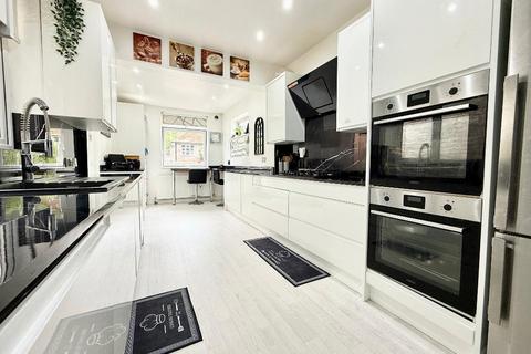 4 bedroom semi-detached house for sale, Old Bedford Road, Old Bedford Road Area, Luton, Bedfordshire, LU2 7HN