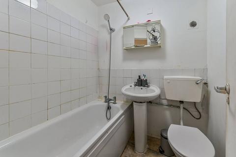 Studio to rent, Broadfield Lane, Camden, London, NW1