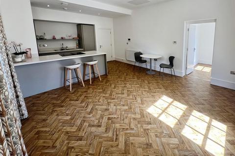 2 bedroom apartment for sale, Cressing Place, Newcastle ST5