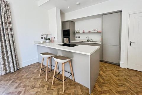 2 bedroom apartment for sale, Cressing Place, Newcastle ST5
