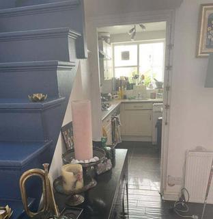 1 bedroom in a house share to rent, Snarsgate Street, London W10