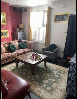 1 bedroom in a house share to rent, Snarsgate Street, London W10