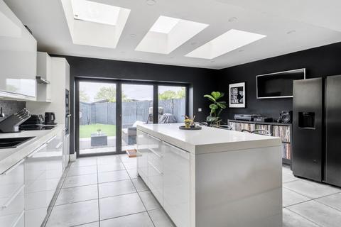 3 bedroom end of terrace house for sale, Croft Corner, Old Windsor, Windsor