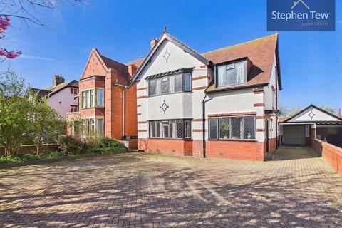 Detached house - Lytham Road, Blackpool, FY4