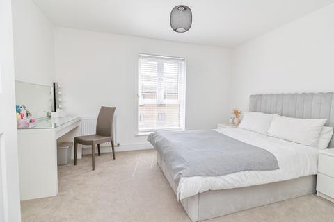 2 bedroom flat for sale, Bronte Avenue, Tattenhoe Park, Milton Keynes, Buckinghamshire, MK4