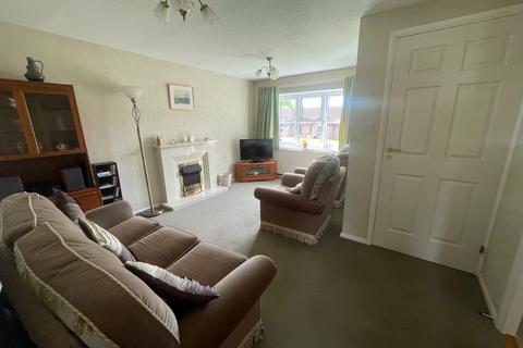 2 bedroom bungalow for sale, Holly Green, Stapenhill, Burton-on-Trent, DE15