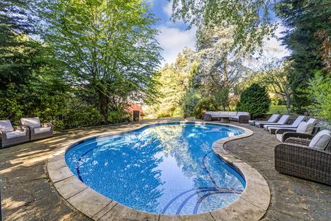 Spring Lake, Stanmore, HA7