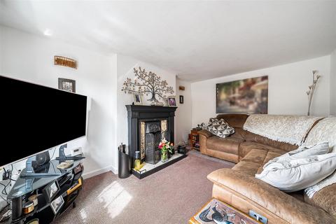 3 bedroom end of terrace house for sale, Malmesbury Road, Chippenham