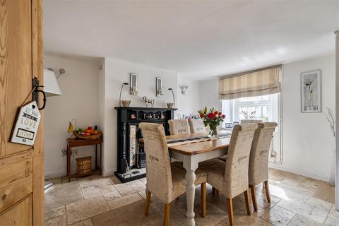 3 bedroom end of terrace house for sale, Malmesbury Road, Chippenham