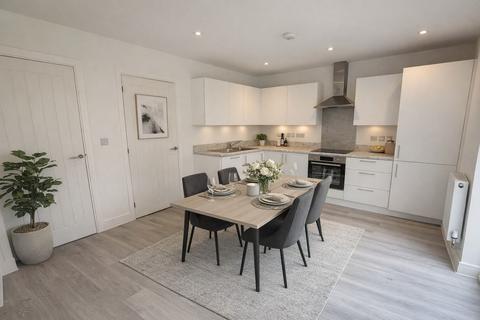 4 bedroom terraced house to rent, Osbourne Gardens, Aylesbury, Buckinghamshire, HP21 8UJ