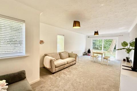 2 bedroom ground floor flat for sale, Haslemere Avenue, Christchurch BH23