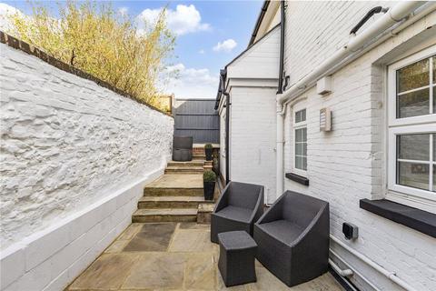 undefined, East Street, Farnham, GU9