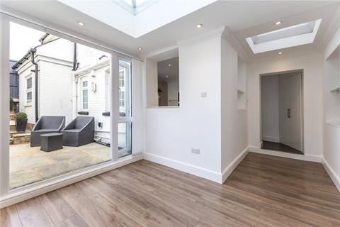 undefined, East Street, Farnham, GU9