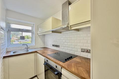 1 bedroom apartment to rent, Stourton Avenue, Feltham TW13