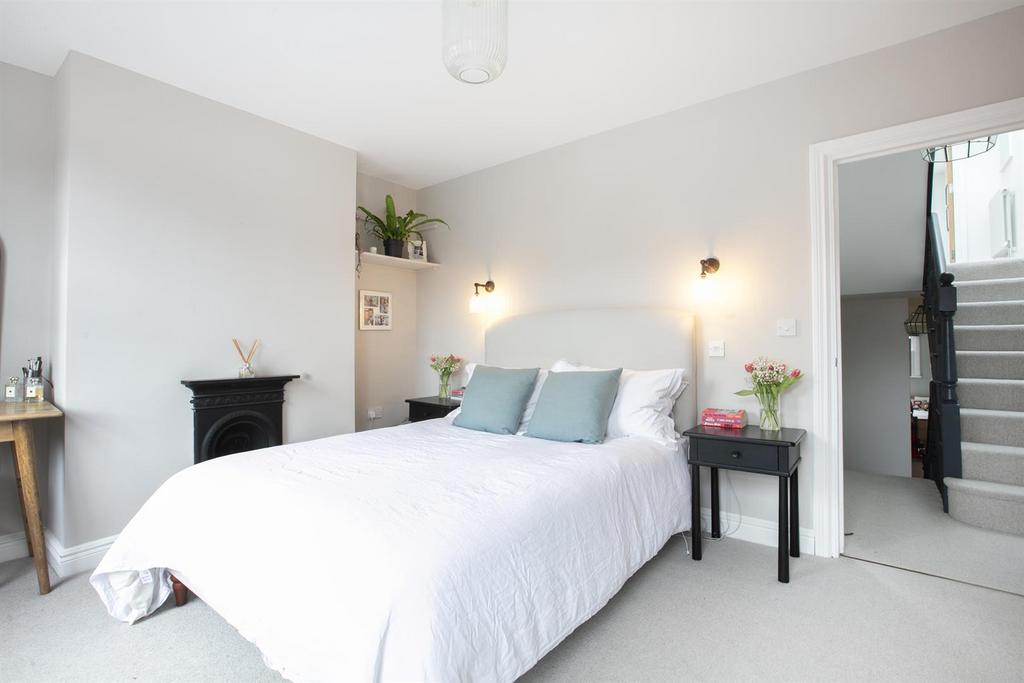 Bedroom, fireplace