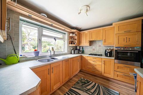 3 bedroom semi-detached house for sale, Hunters Close, Oakley, Basingstoke, RG23 7BG