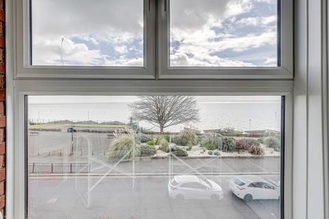 2 bedroom apartment for sale, Rampart Terrace, Southend-on-sea SS3