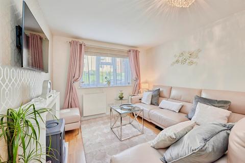 2 bedroom ground floor flat for sale, Horn Book, Saffron Walden