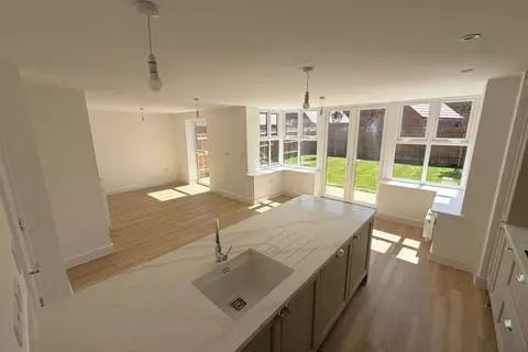 4 bedroom detached house for sale – pohled 3