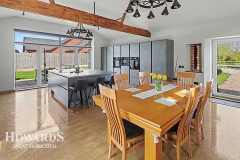4 bedroom barn conversion for sale, Back Lane, Rollesby