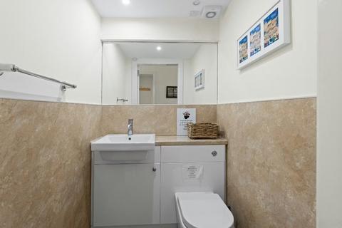 4 bedroom flat to rent, Morrison Street, Edinburgh, Midlothian, EH3