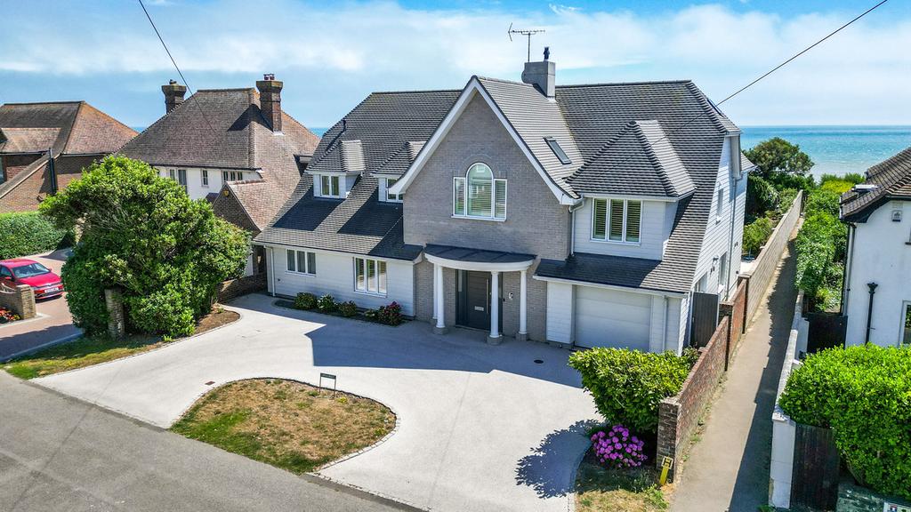 6 bedroom detached house for sale in Felpham 6 bedroom detached house for sale in Felpham