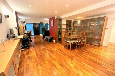 2 bedroom apartment to rent, Empire Square, N7