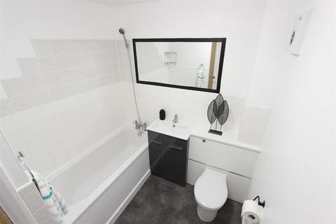 2 bedroom apartment for sale, Maltby Drive, Enfield