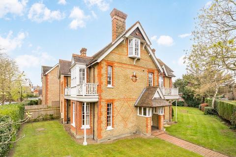 1 bedroom flat for sale, Church Lane, London SW19